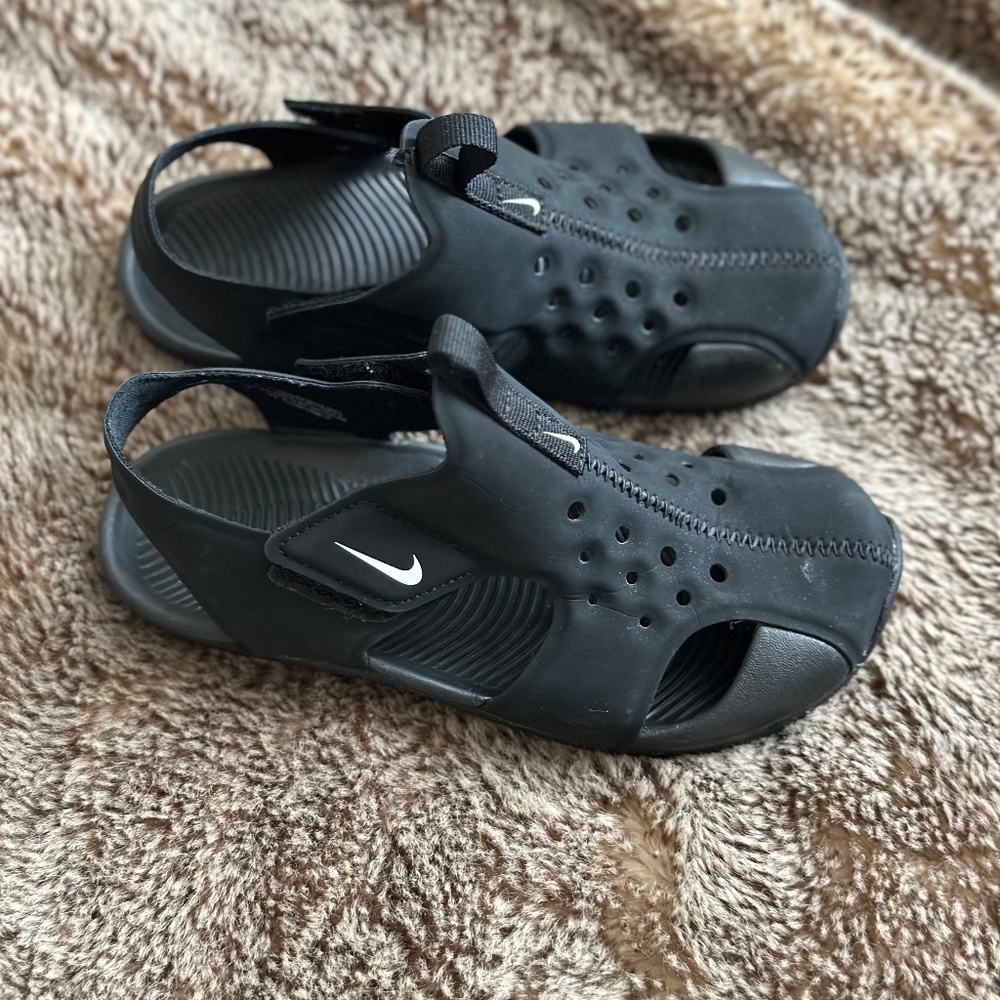 Sice 13C Unisex Black Nike Water Sandals